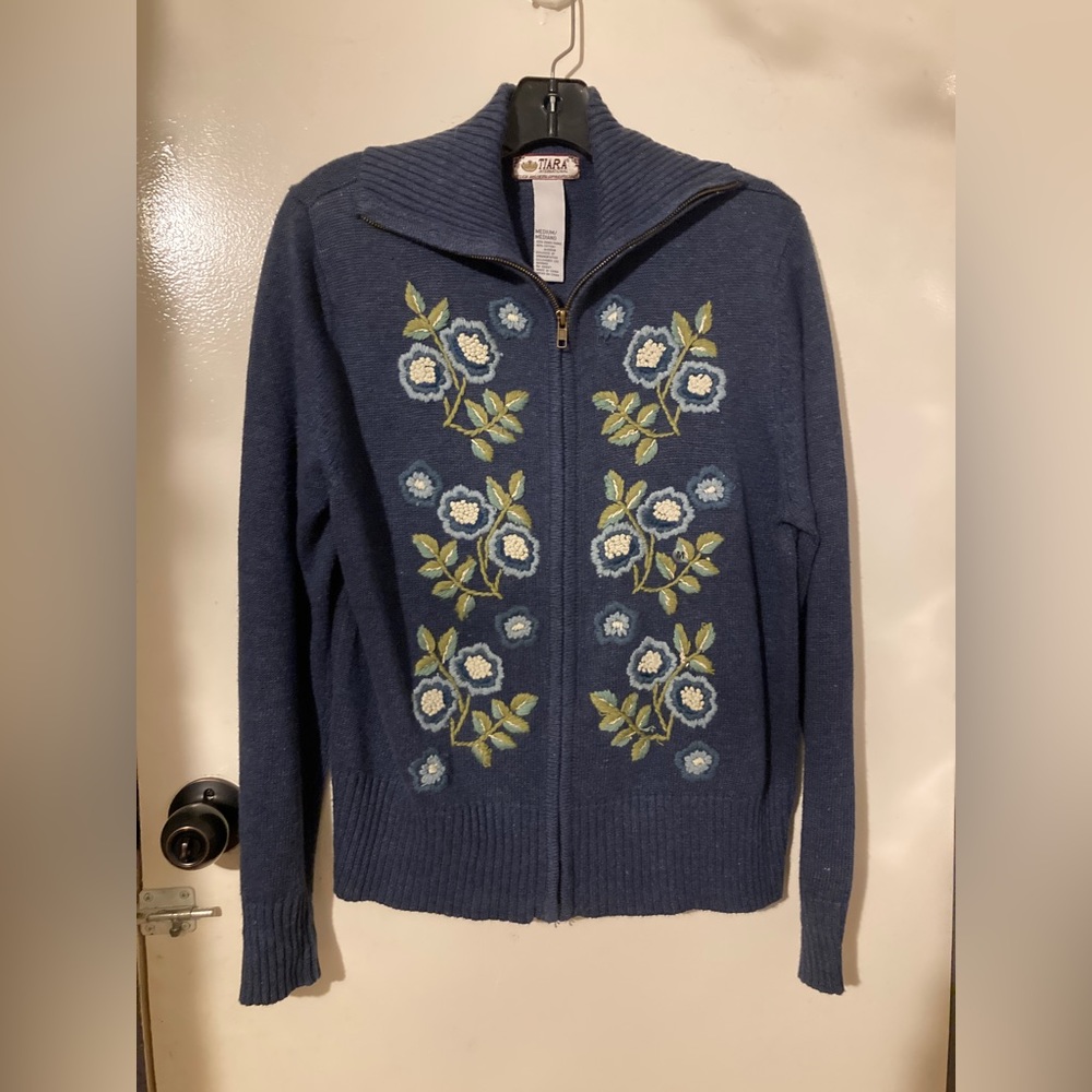 Blue flower print zip up
